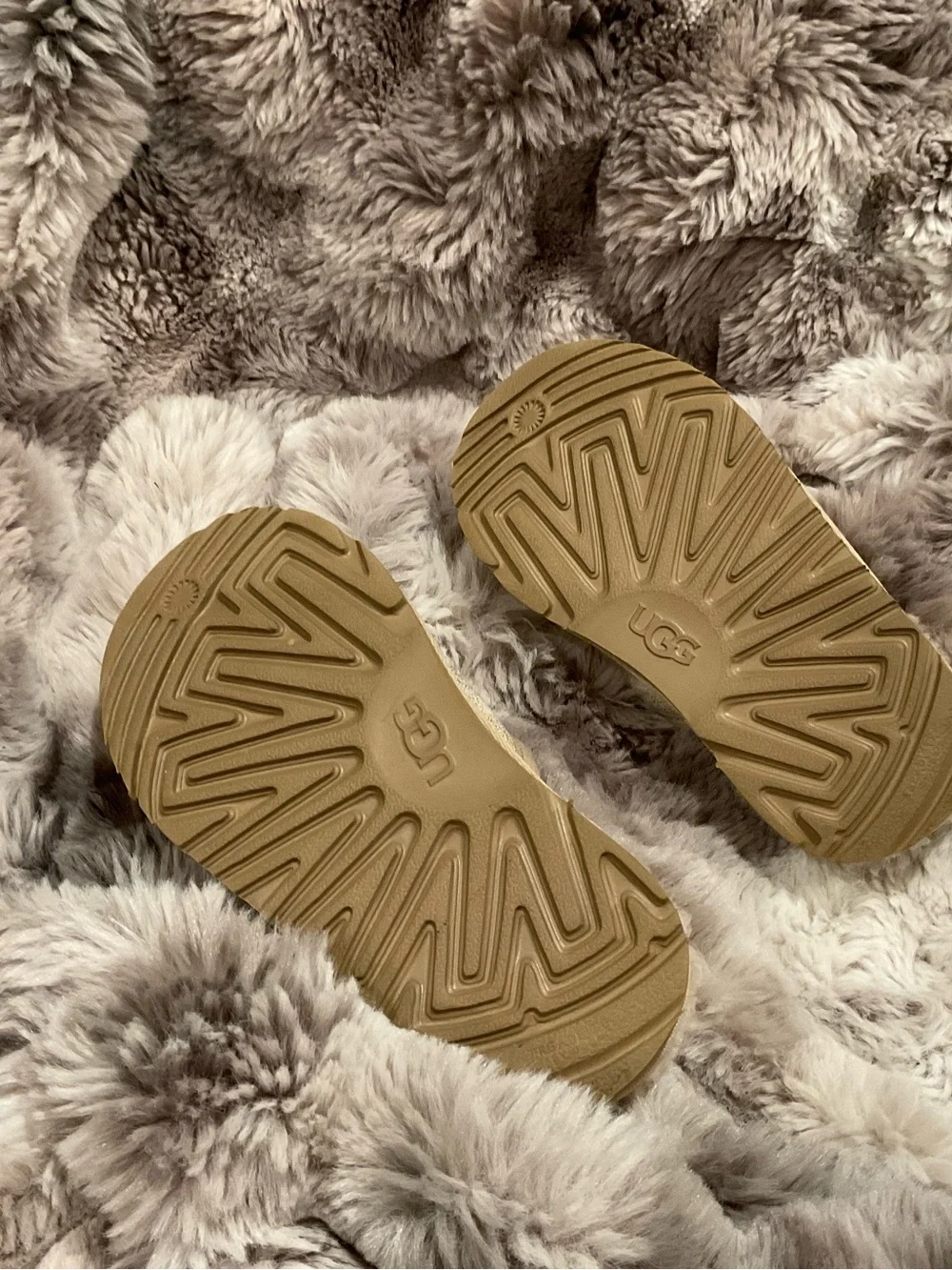 UGG Kids Metallic Cream Shearling Lined Slippers
